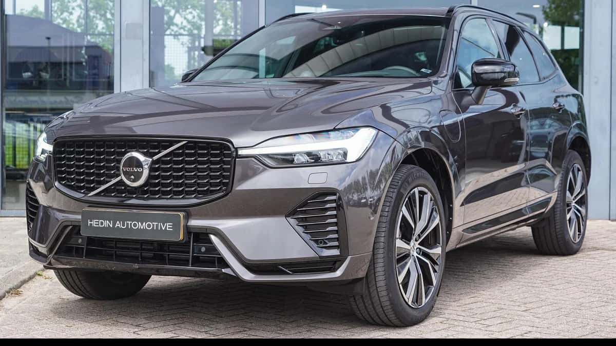 Volvo XC60 (2023) — foto 1