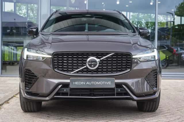 Volvo XC60 (2023) thumbnail 2