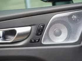 Volvo XC60 (2023) thumbnail 15