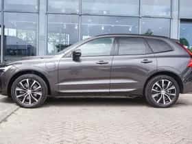 Volvo XC60 (2023) thumbnail 3