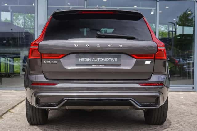 Volvo XC60 (2023) thumbnail 5