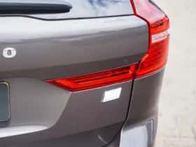 Volvo XC60 (2023) thumbnail 9