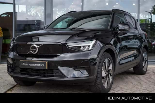 Volvo EX40 (2025) thumbnail 1