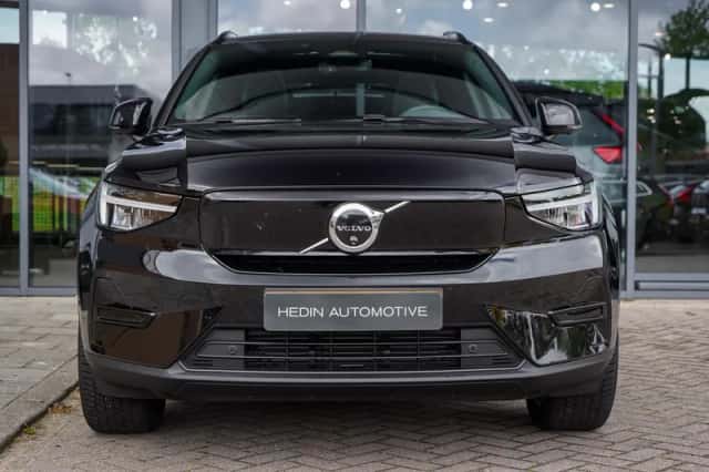 Volvo EX40 (2025) thumbnail 2