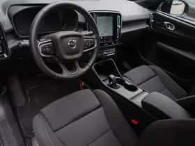 Volvo EX40 (2025) thumbnail 12