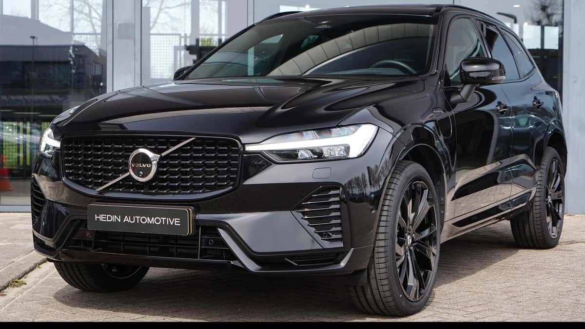 Volvo XC60 (2025) — foto 1