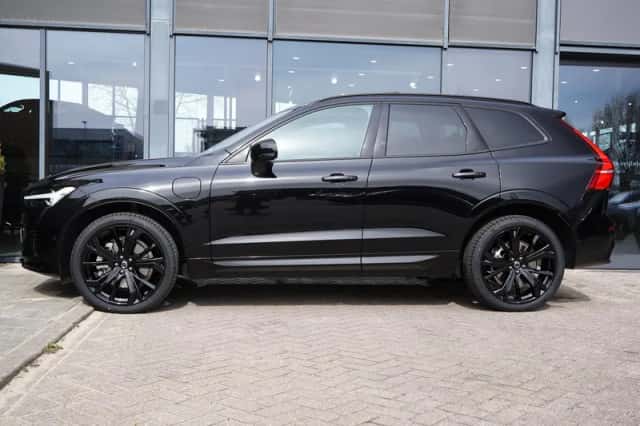 Volvo XC60 (2025) thumbnail 3