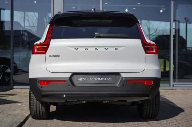 Volvo EX40 (2025) thumbnail 5