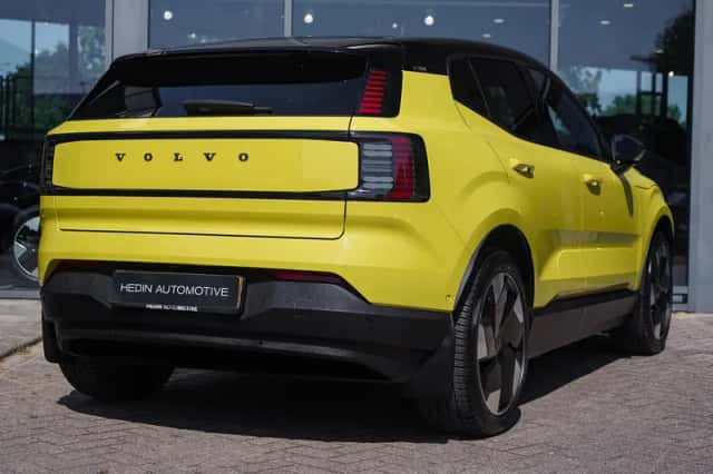 Volvo EX30 (2024) thumbnail 6