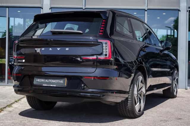Volvo EX90 (2024) thumbnail 4