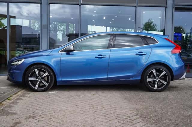 Volvo V40 (2019) thumbnail 3
