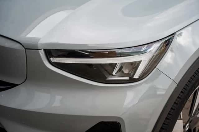 Volvo EX40 (2025) thumbnail 4