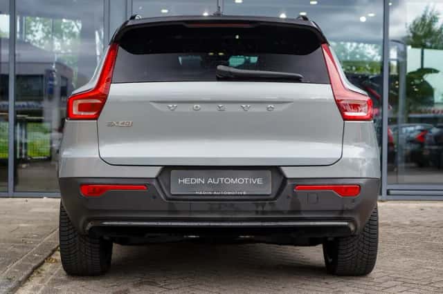 Volvo EX40 (2025) thumbnail 5