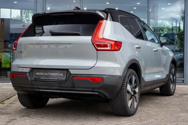 Volvo EX40 (2025) thumbnail 6