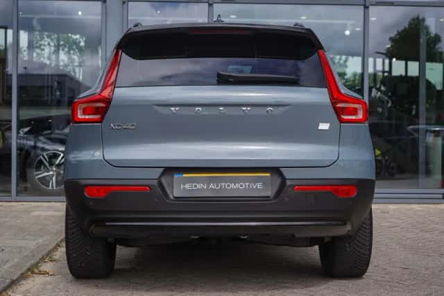 Volvo XC40 (2023) thumbnail 5