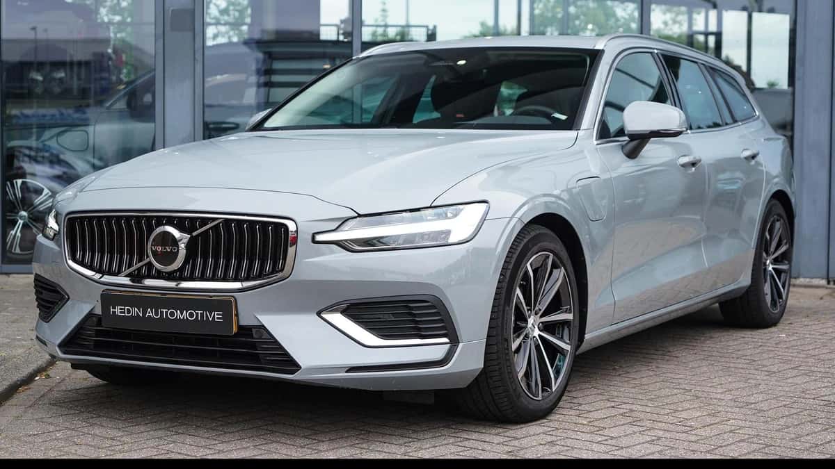 Volvo V60 (2025) — foto 1