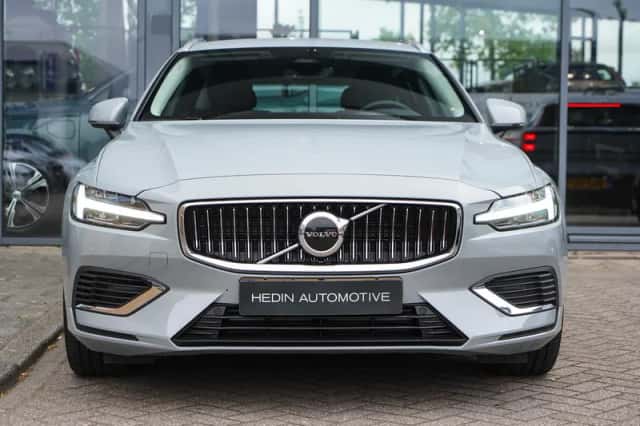Volvo V60 (2025) thumbnail 2