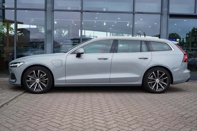 Volvo V60 (2025) thumbnail 3