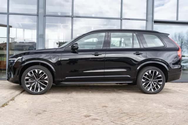 Volvo XC90 (2025) thumbnail 3