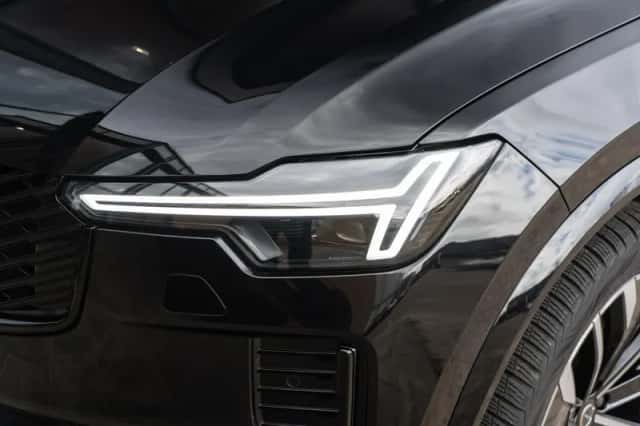 Volvo XC90 (2025) thumbnail 4