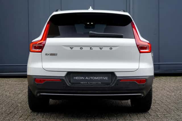 Volvo EX40 (2025) thumbnail 5