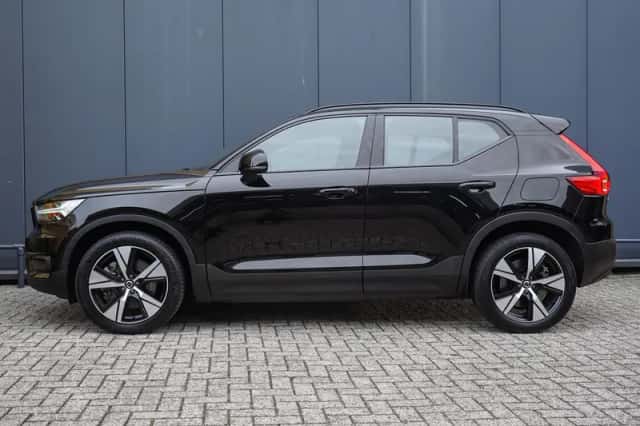 Volvo XC40 (2020) thumbnail 3