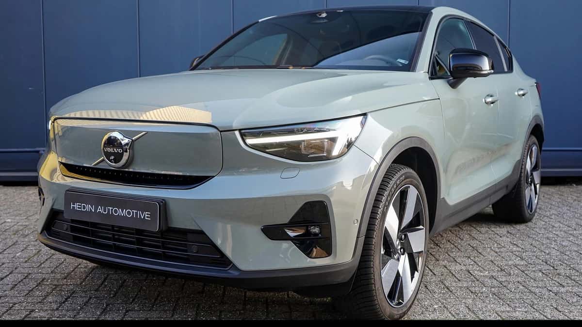 Volvo C40 (2025) — foto 1
