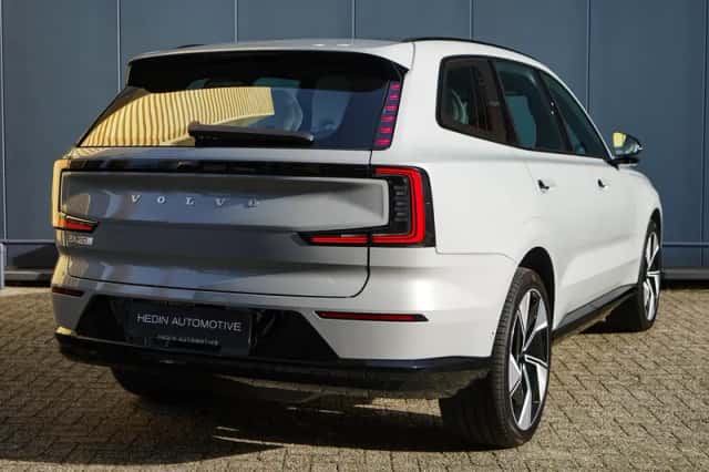 Volvo EX90 (2025) thumbnail 6