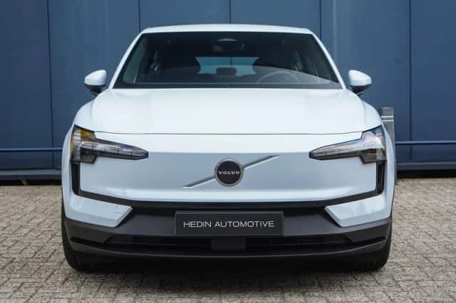 Volvo EX30 (2024) thumbnail 2