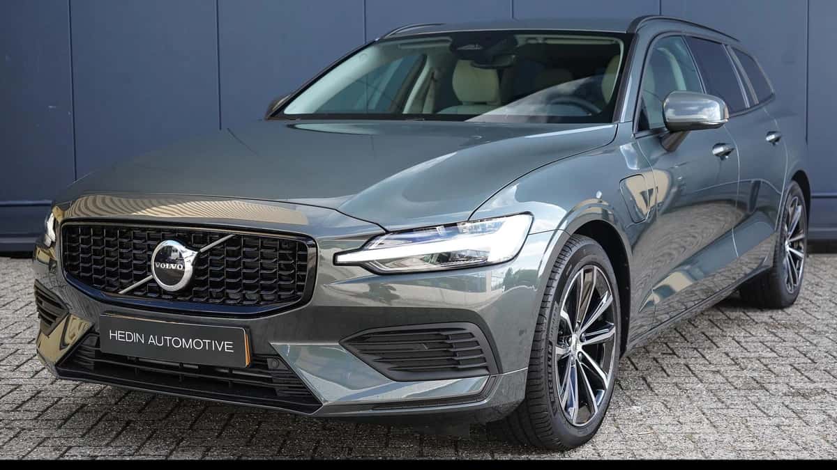 Volvo V60 (2025) — foto 1