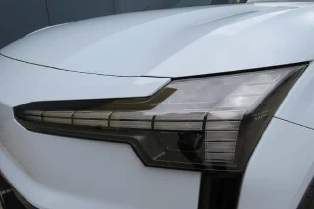 Volvo EX30 (2025) thumbnail 4