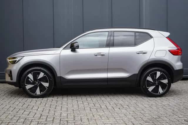 Volvo EX40 (2026) thumbnail 3