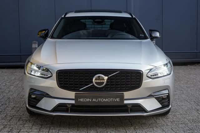 Volvo V90 (2022) thumbnail 2