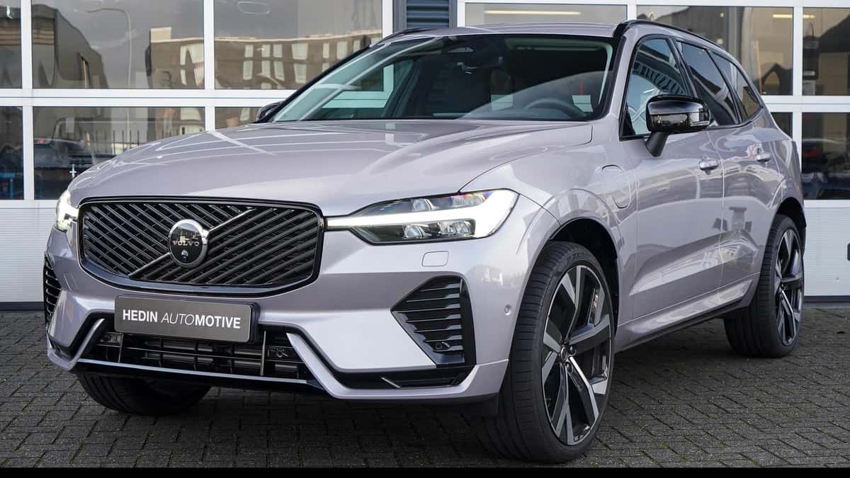 Volvo XC60 (2026) — foto 1