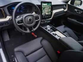 Volvo XC60 (2025) thumbnail 12