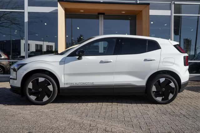 Volvo EX30 (2026) thumbnail 3