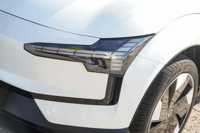 Volvo EX30 (2026) thumbnail 4