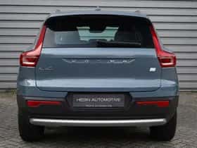 Volvo XC40 (2022) thumbnail 5