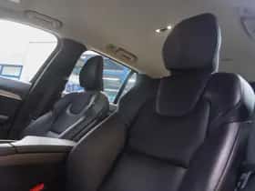 Volvo XC90 (2022) thumbnail 17