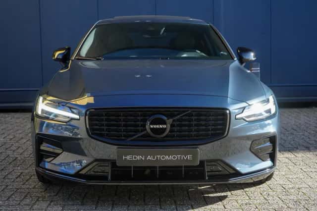 Volvo S60 (2022) thumbnail 2