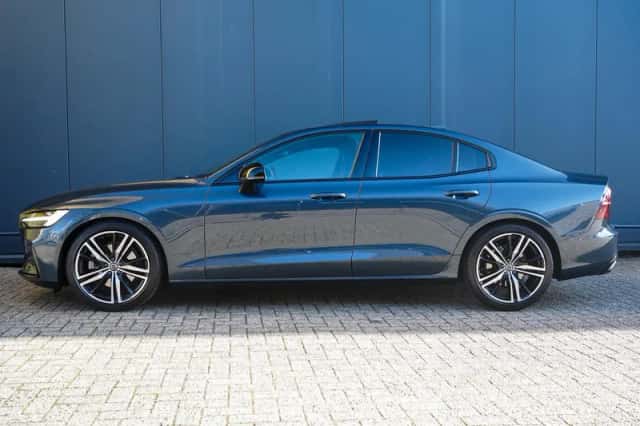 Volvo S60 (2022) thumbnail 3