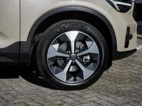 Volvo XC40 (2025) thumbnail 7