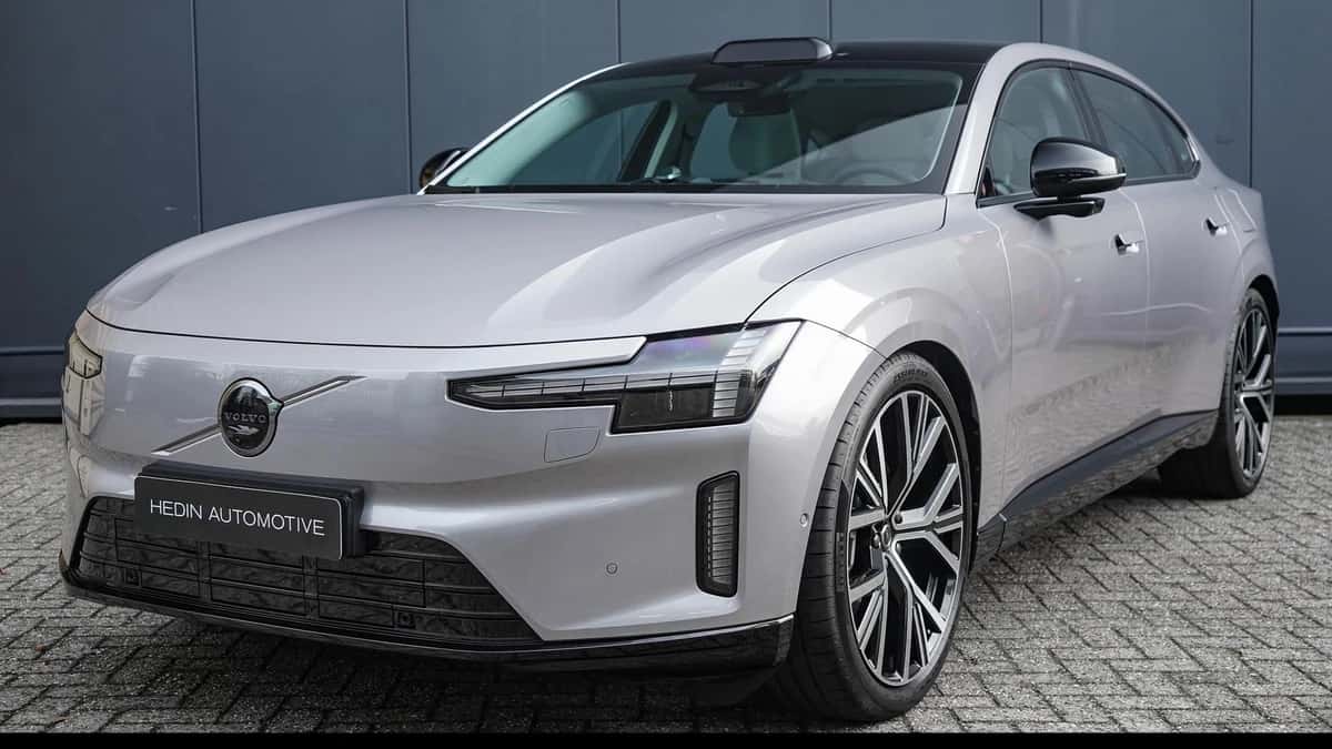 Volvo ES90 (2026) — foto 1