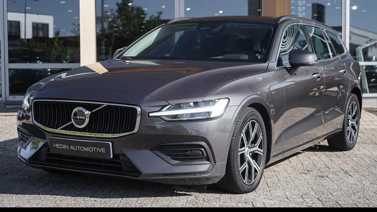 Volvo V60 (2022) — foto 1