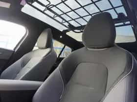 Volvo EX30 (2025) thumbnail 16