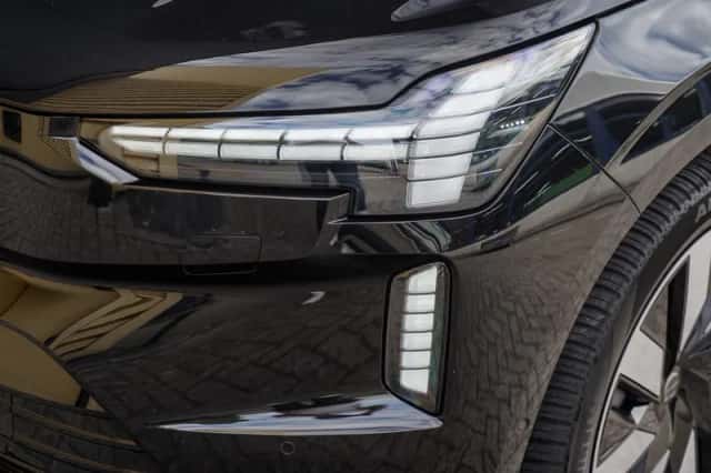 Volvo EX90 (2025) thumbnail 4