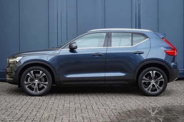 Volvo XC40 (2021) thumbnail 3