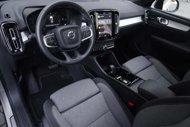 Volvo XC40 (2025) thumbnail 12