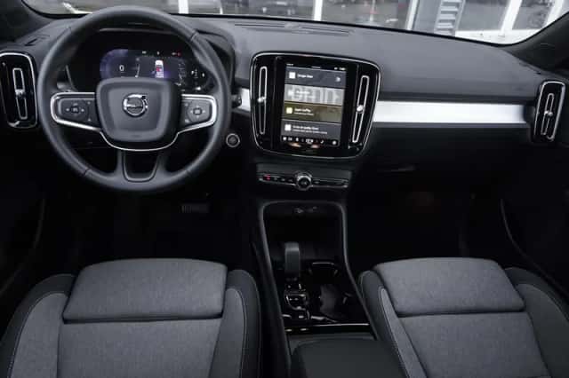 Volvo XC40 (2025) thumbnail 13