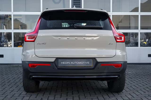 Volvo XC40 (2025) thumbnail 5